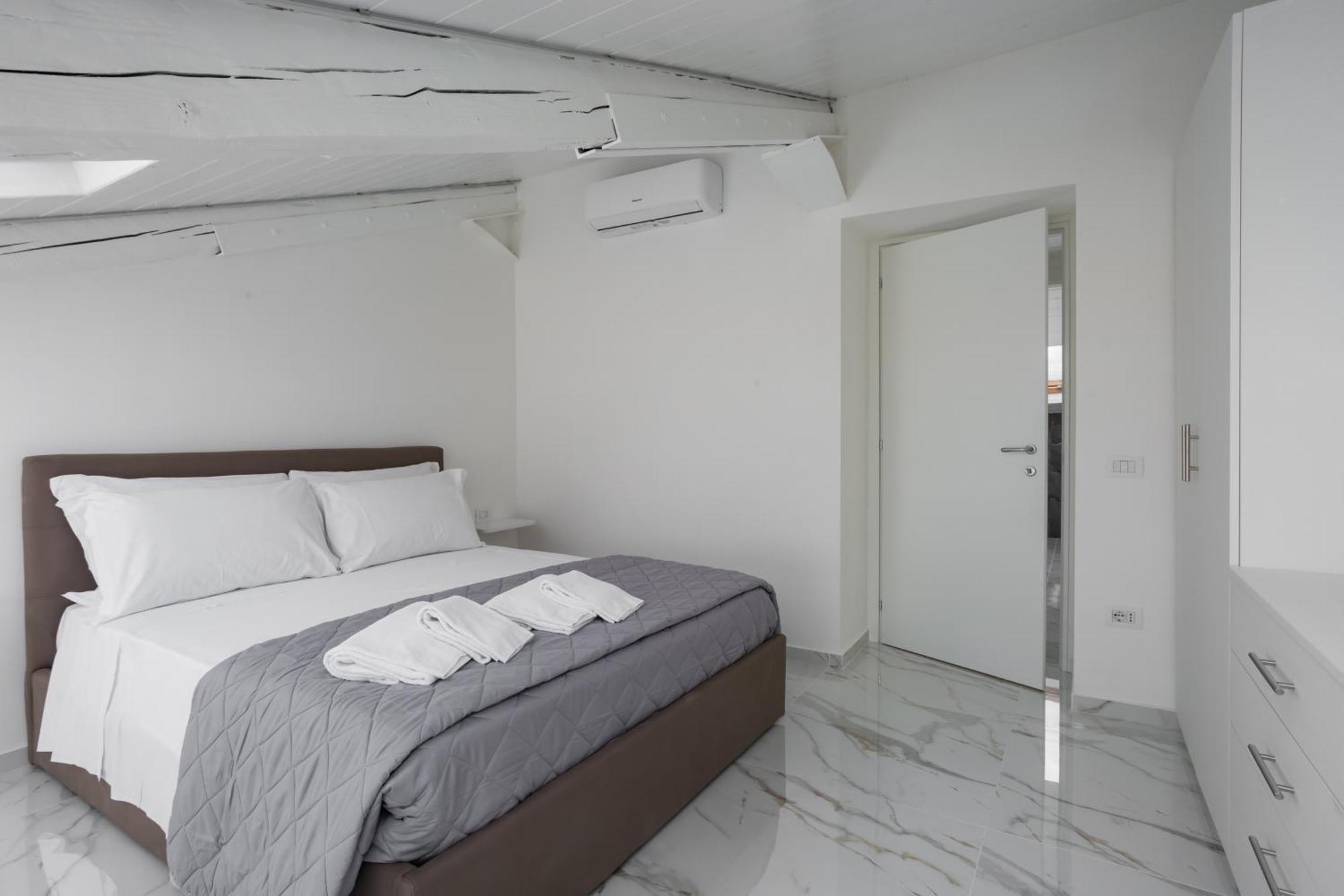 Attico Bella Napoli Aparthotel Buitenkant foto